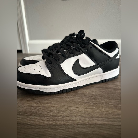 WOMEN'S NIKE DUNK LOW RETRO CASUAL SHOES. Size 9. - Picture 7 of 10